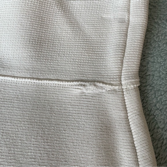 Bcbg MaxAzaria size Xs bandage skirt white - Picture 6 of 7